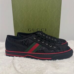 Gucci Off the Grid Men's Black Sneakers with Green and Red Stripes
